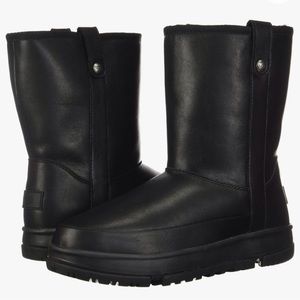 UGG Women’s Classic Weather Short Snow Boot